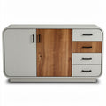 Modern houten dressoir met gladde en gestreepte afwerking