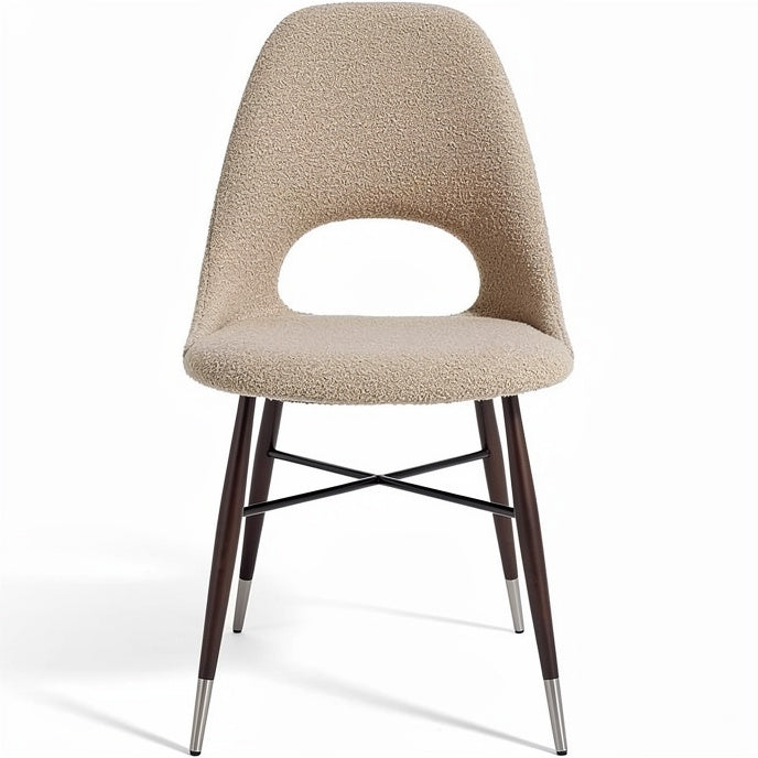 **Technische titel in het Nederlands: Elegante eetstoel met stoffen bekleding en houten poten**